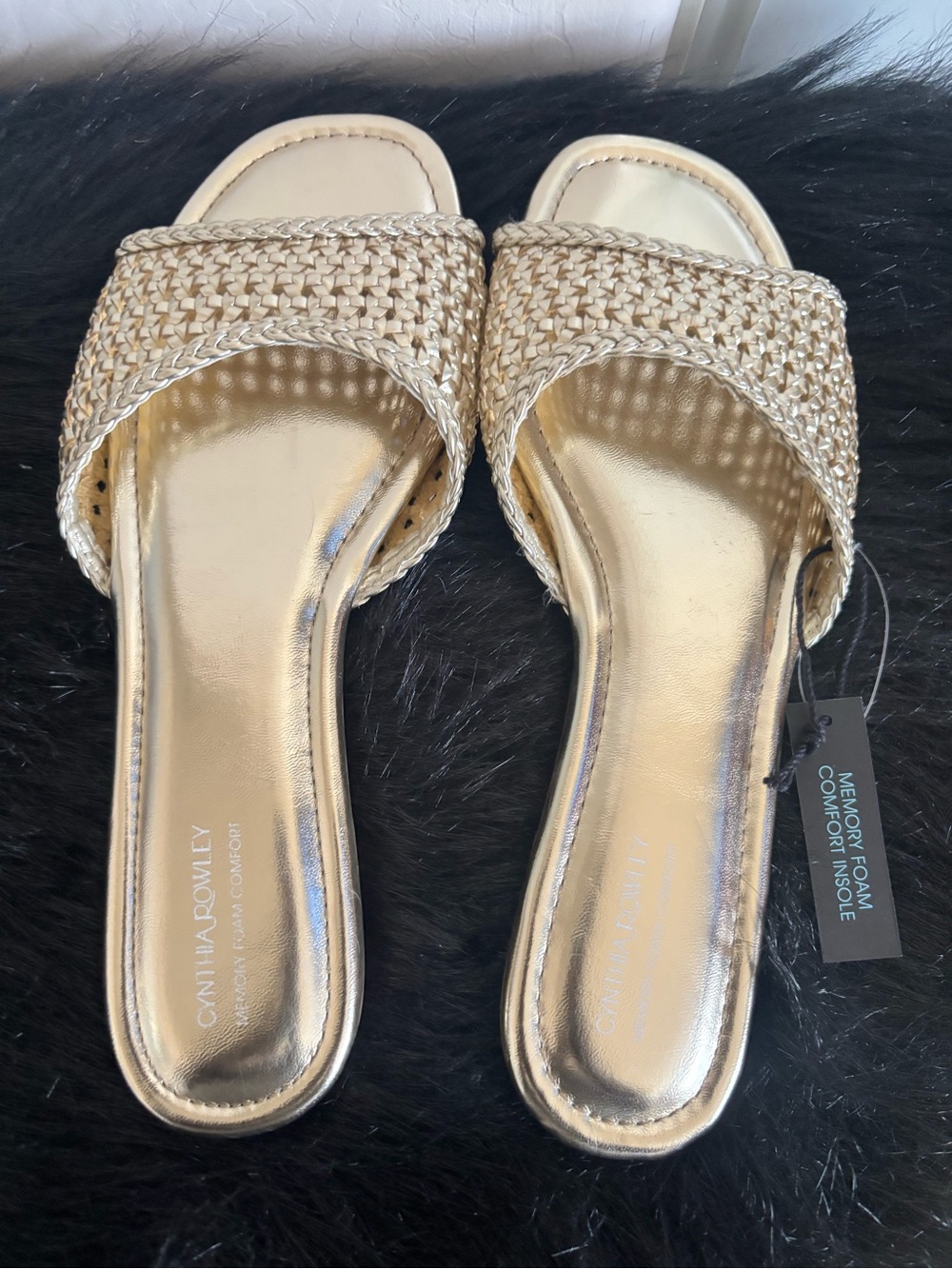 NWT Cynthia Rowley Gold Woven Slip on sandals - Picture 3 of 4
